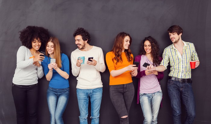 Parents of US teens worry about explicit content, time-wasting on ... Parents of US teens worry about explicit content, time-wasting on ...